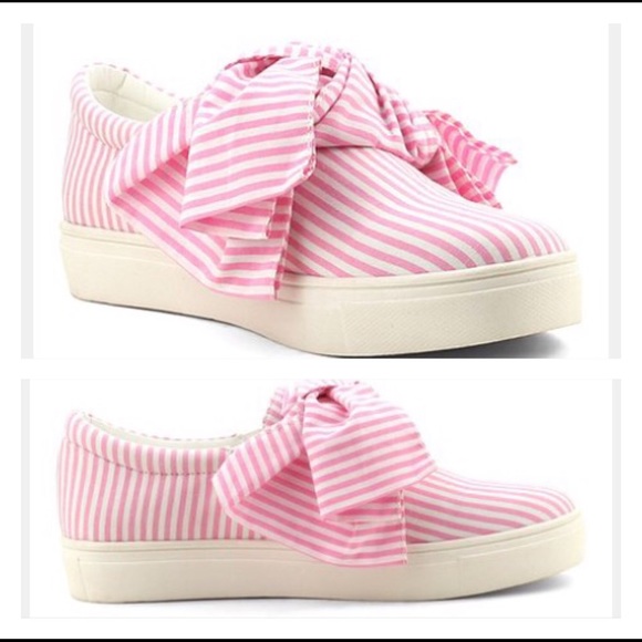 Oversized bow sneakers - Picture 2 of 6